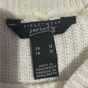 Urban plants, Medium sized, striped sweater.